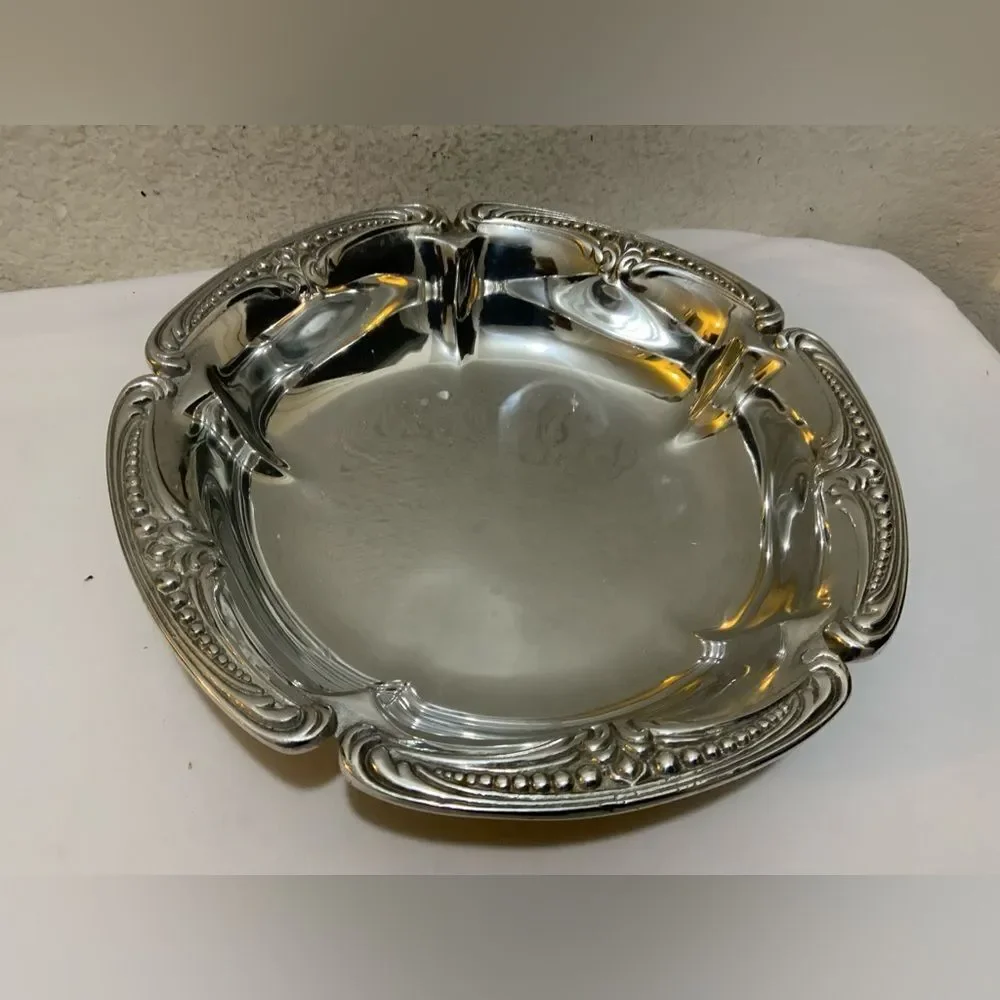 Wilton Armetale Belle Mont 12 inch Serving Bowl Design By Juan Vela Studios